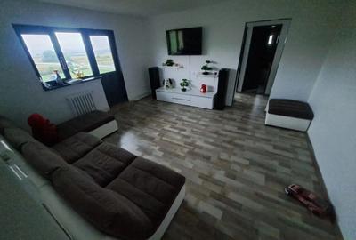 Vand Apartament cu 2 Camere - 1