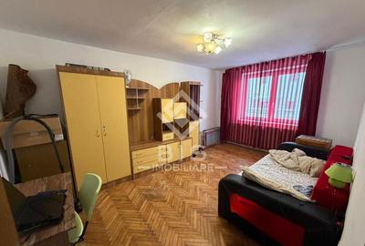Apartament de vanzare - zona centrala - 1