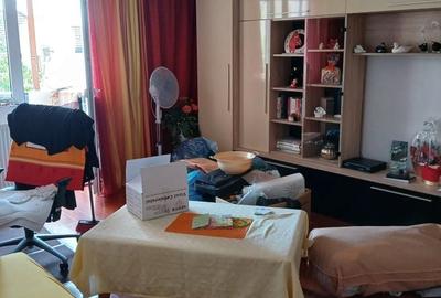 Apartament cu 2 camere decomandat în Traian