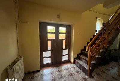 Casă cu 10 camere cu Teren 181 Mp în Rovine - 3