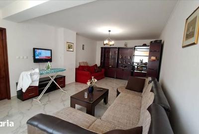 Casă cu 8 camere cu Teren 560 Mp în Central - 2