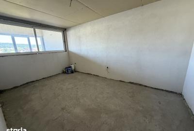 Casă cu 5 camere cu Teren 3969 Mp în Mărăcineni