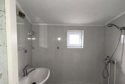 Casă cu 4 camere în Central - 3