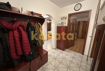 Apartament cu 3 camere decomandat, mobilat în Drumul Sării - 18