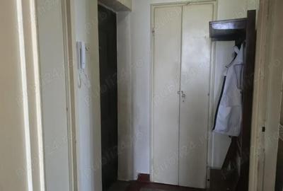 Apartament cu 3 camere în Onești - 2