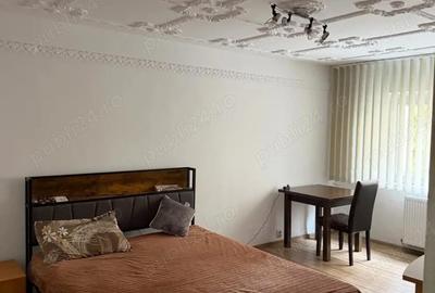 Apartament cu 3 camere decomandat în Lipovei - 2