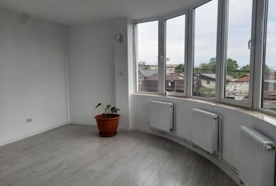 Casă cu 5 camere cu Teren 10 Mp în Crângași - 2