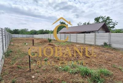 Teren intravilan imprejmuit cu gard de beton de vanzare - 13