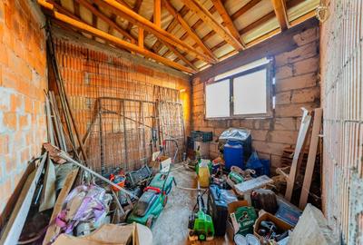 Casă individuală cu 7 camere cu Canalizare în Central - 45