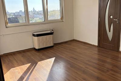 Apartament cu 2 camere semidecomandat în 14 Mai - 8