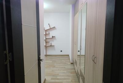 Apartament cu 3 camere decomandat în Tractorul - 3