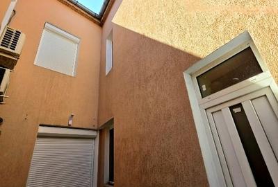 Duplex cu 5 camere cu Canalizare în Parcul Carol - 1