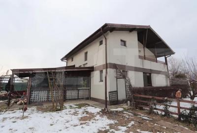 Casă cu 4 camere cu Teren 986 Mp în Central - 11