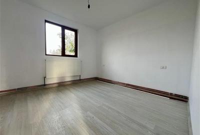 Vila cu 3 camere, 500mp teren, de vanzare in Voinesti - 5