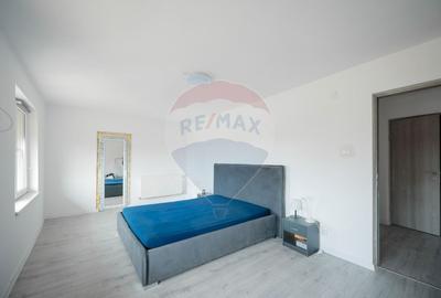 Casă cu 8 camere cu Teren 500 Mp în Iosia - 35