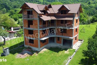 Casă cu Teren 1183 Mp în Corbeni