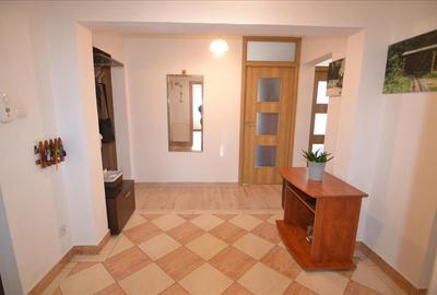 Apartament spațios cu 4 camere, balcon și loc de parcare  Cartier Noua - 9