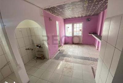 Casă cu 3 camere cu Teren 85 Mp în Central - 1
