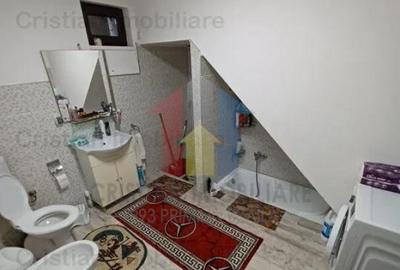 Vila P M 240mp utili si 400mp teren Radu Negru - 18