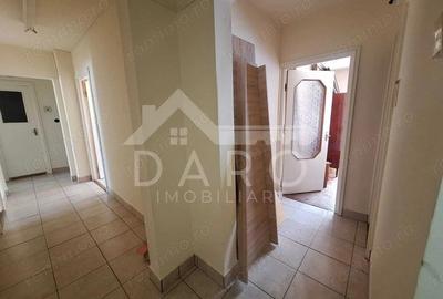 Apartament cu 4 camere decomandat în Tudor