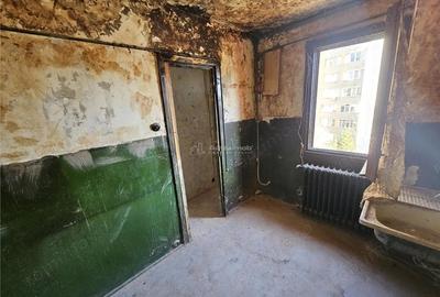 Apartament cu 2 camere semidecomandat în Micro I - 2
