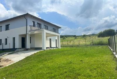 Duplex construit la standarde inalte de calitate la intrare in Corusu - 3