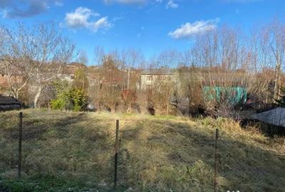 Casă cu 3 camere cu Teren 1048 Mp în Central