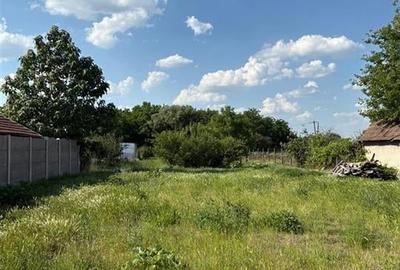 Teren Construcții intravilan de 1404 mp, în Sântion