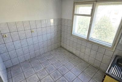 Apartament decomandat 3 camere | Strada Sanatati | Micro 16 - 8