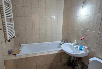 Apartament cu 3 camere decomandat în Dacia