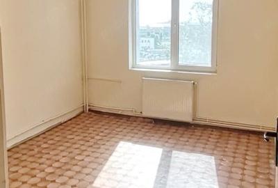 Apartament cu 4 camere decomandat în Dristor - 3