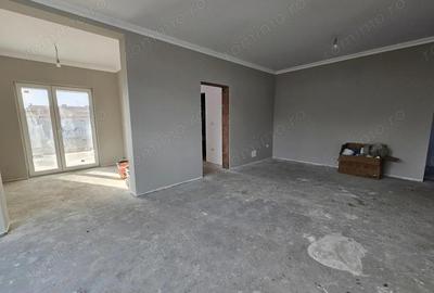 Casă cu Teren 330 Mp în Moșnița Nouă