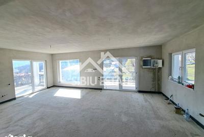 Casă cu 4 camere cu Teren 600 Mp în Sadu - 16