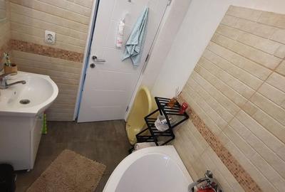 Casă cu 4 camere cu Teren 100 Mp în Central - 1