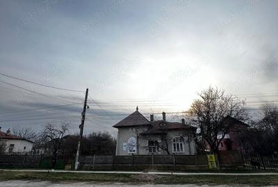 Casă cu 3 camere în Ulmi - 1