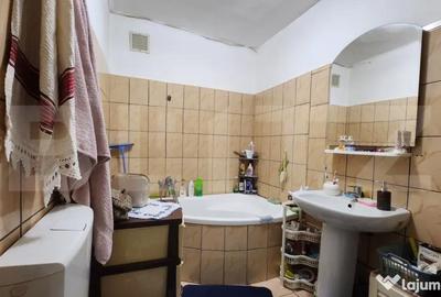 Casă cu 6 camere cu Teren 700 Mp în Criș - 10