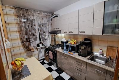 Lacul Tei, 4 camere de vanzare, 91 mp,  6/11, balcon mare, 2 bai, utilat, boiler - 9