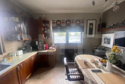 2 Casa de vanzare ,390 mp utili,555 mp teren, in Unirii - 2