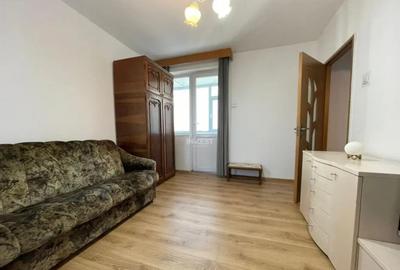 Apartament cu 3 camere decomandat, mobilat în Podu Roș - 2