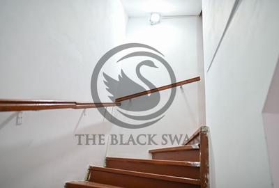 Casă individuală cu 7 camere cu Canalizare în Central - 22