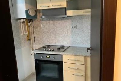 Apartament cu 2 camere decomandat în Galata