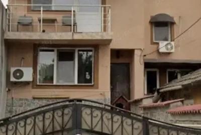 Casă cu Teren 80 Mp în Central - 1