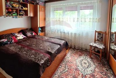 Apartament cu 3 camere semidecomandat în Micro 5 - 6