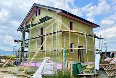 Casă cu 4 camere cu Teren 310 Mp în Cristian - 2