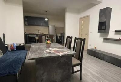 Apartament cu 2 camere decomandat în Tractorul