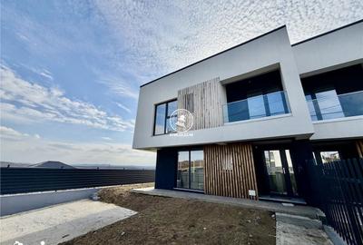 Casă cu 4 camere cu Teren 280 Mp în Miroslava
