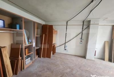 Apartament cu 3 camere semidecomandat în Cugir - 1