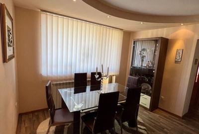 Apartament cu 3 camere decomandat în Central - 2