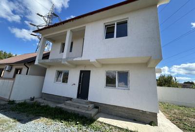 Casă individuală cu 4 camere cu Canalizare în Sud - 1