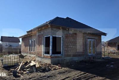 Casă cu 3 camere în Unirea - 1